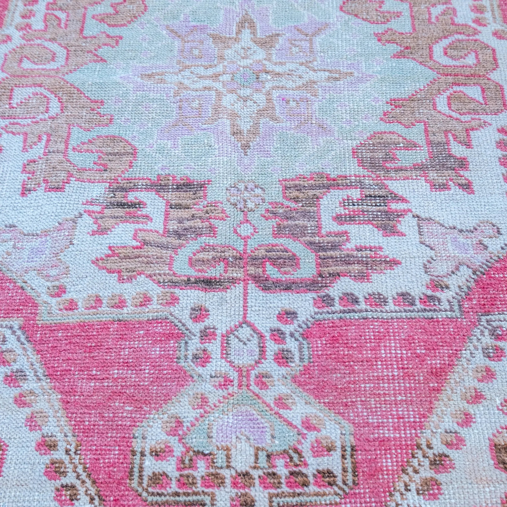 3320 Handwoven Vintage Rug 4'2x7'3