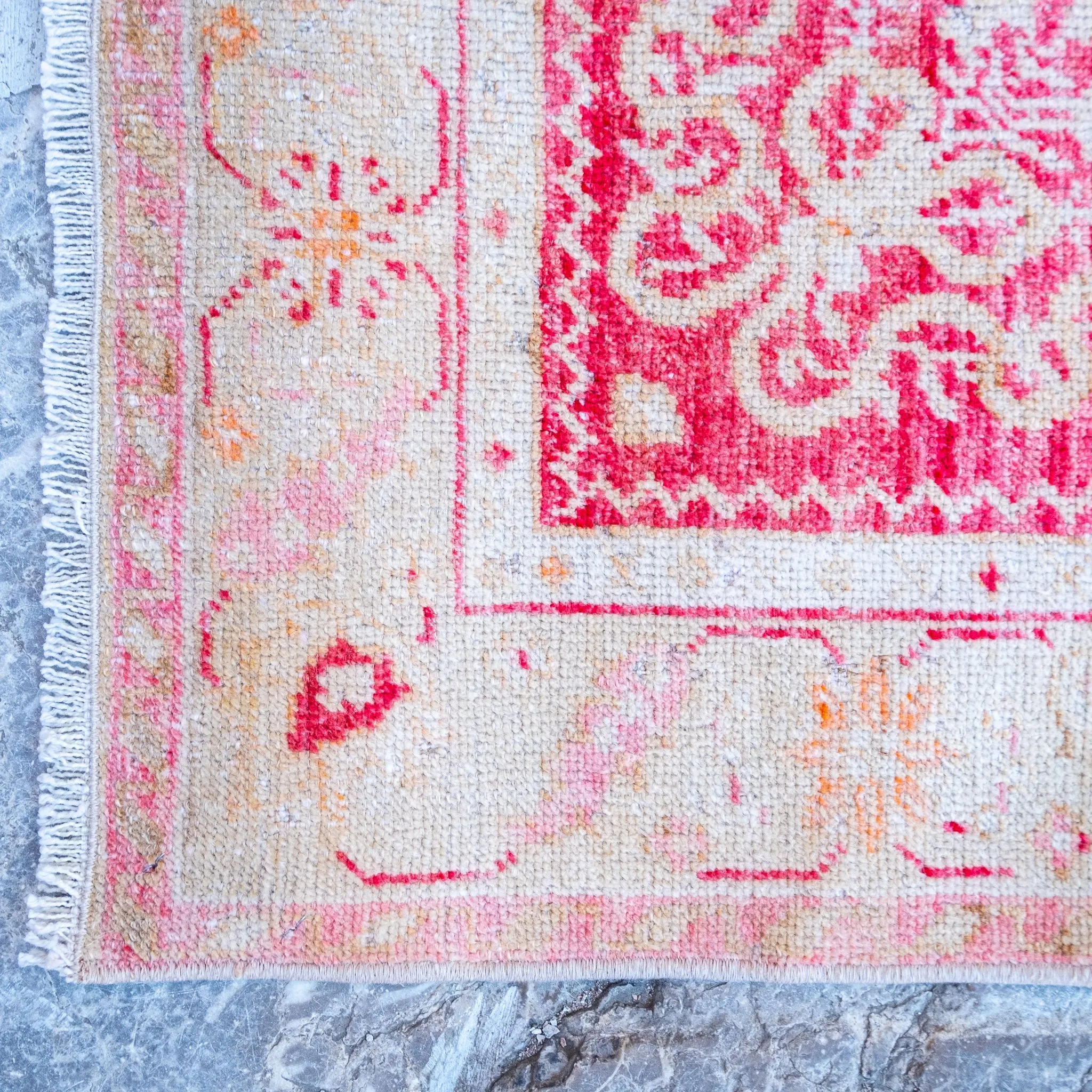 3382 Handwoven Vintage Rug 3'4x6'4