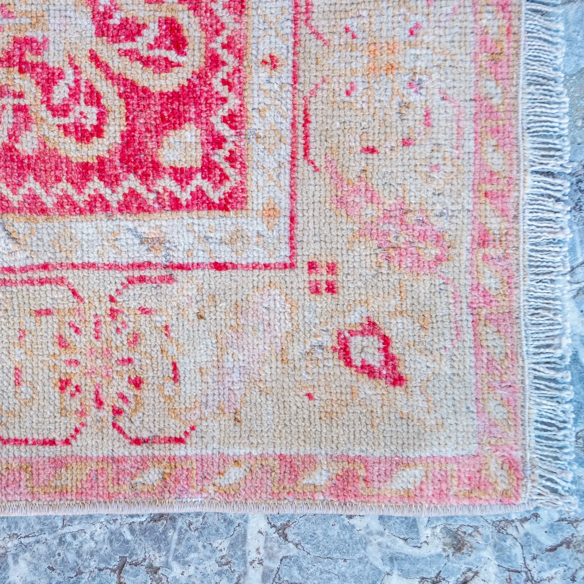 3382 Handwoven Vintage Rug 3'4x6'4