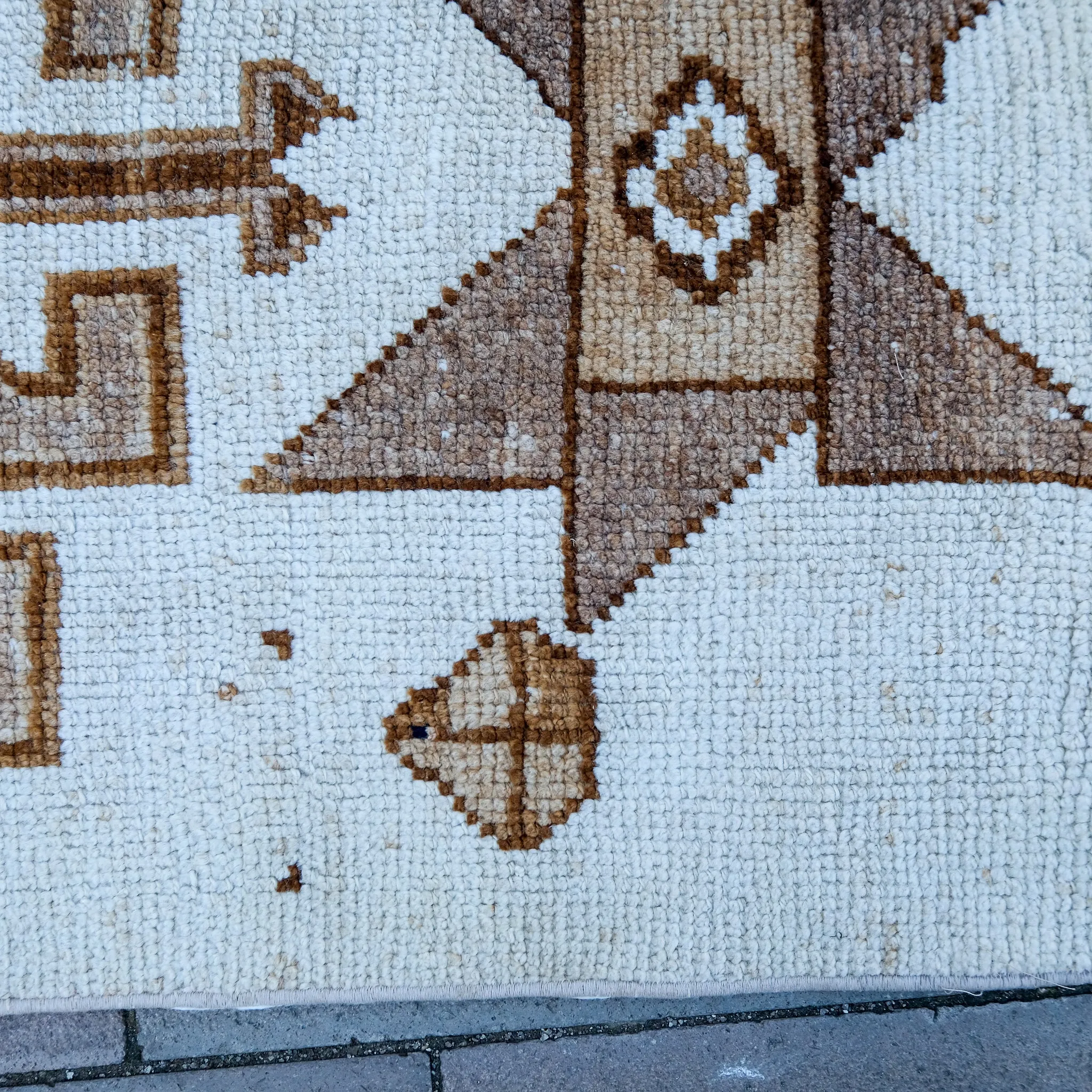 3482 Handwoven Vintage Rug 2'11x10'5