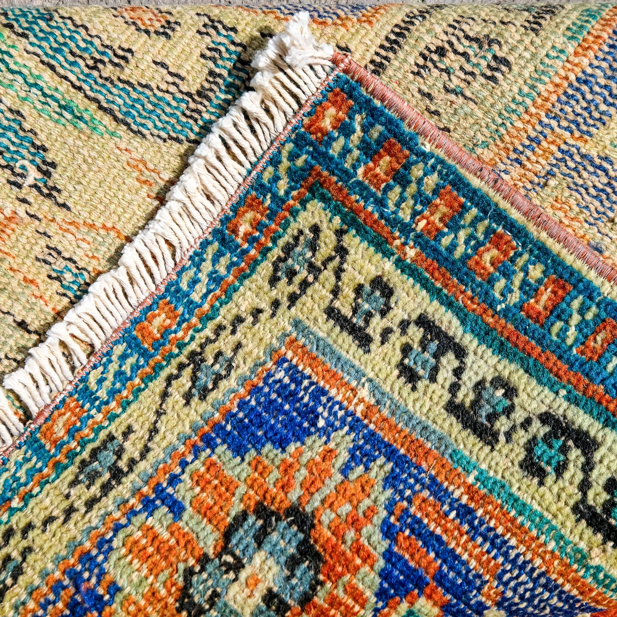 3558 Handwoven Vintage Rug 6'2x9'3