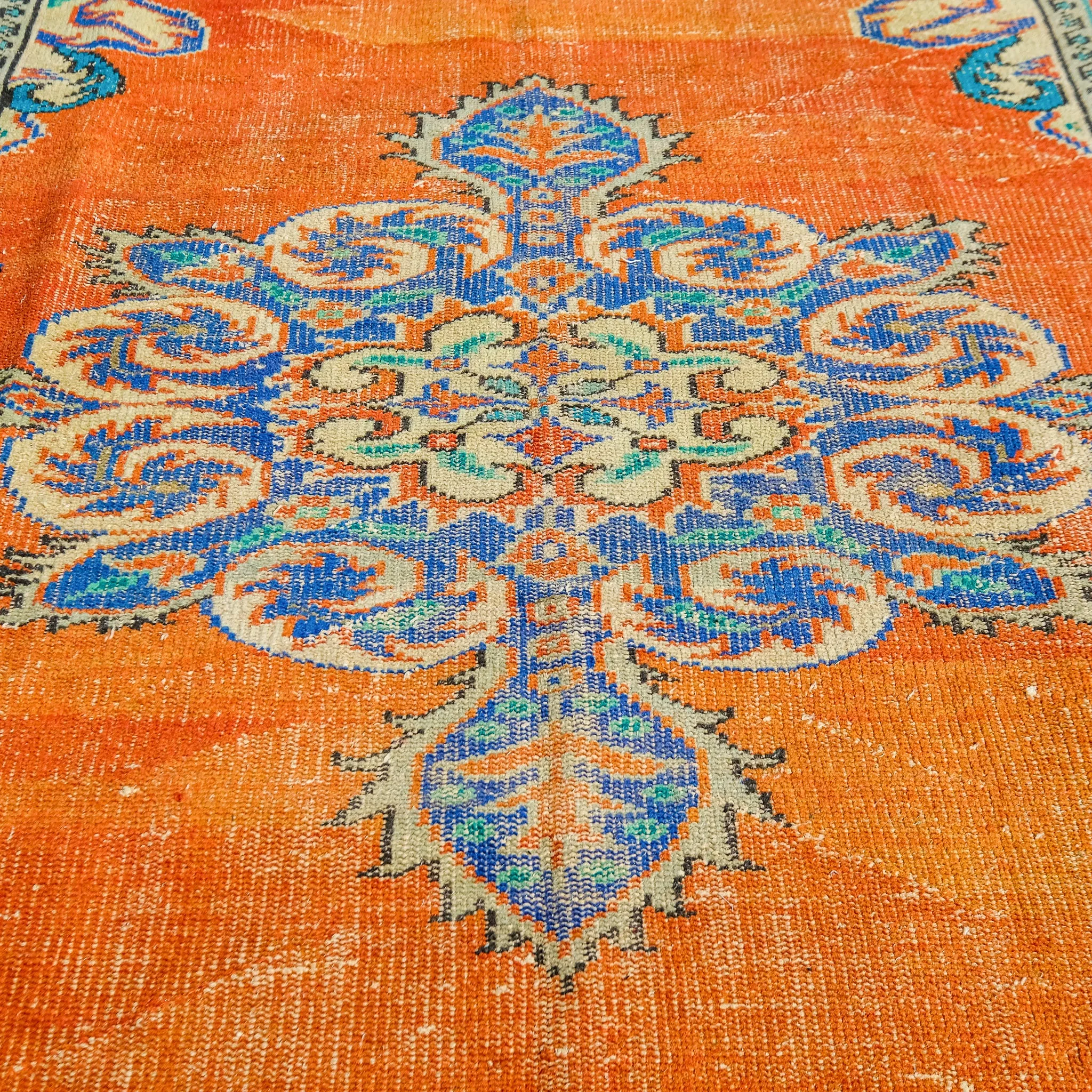 3558 Handwoven Vintage Rug 6'2x9'3