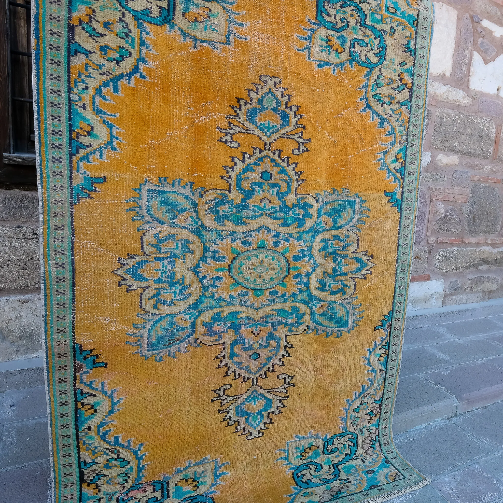 3926 Handwoven Vintage Rug 4'4x6'11