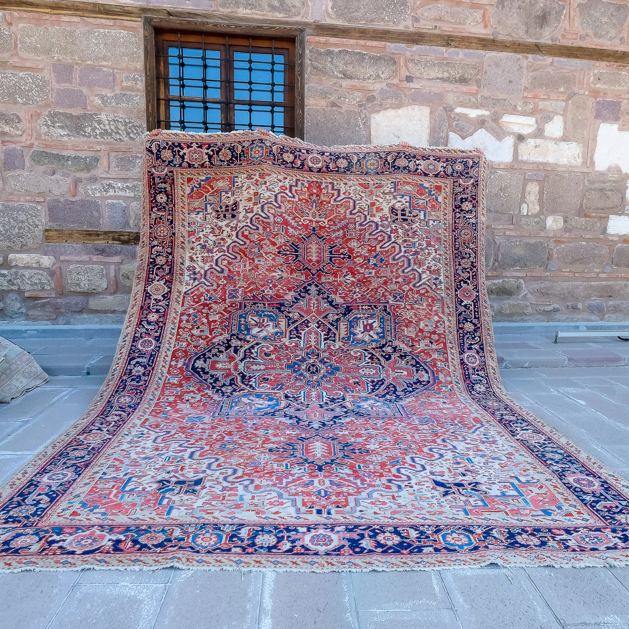 4327 Handwoven Vintage Rug 9'6x12'5