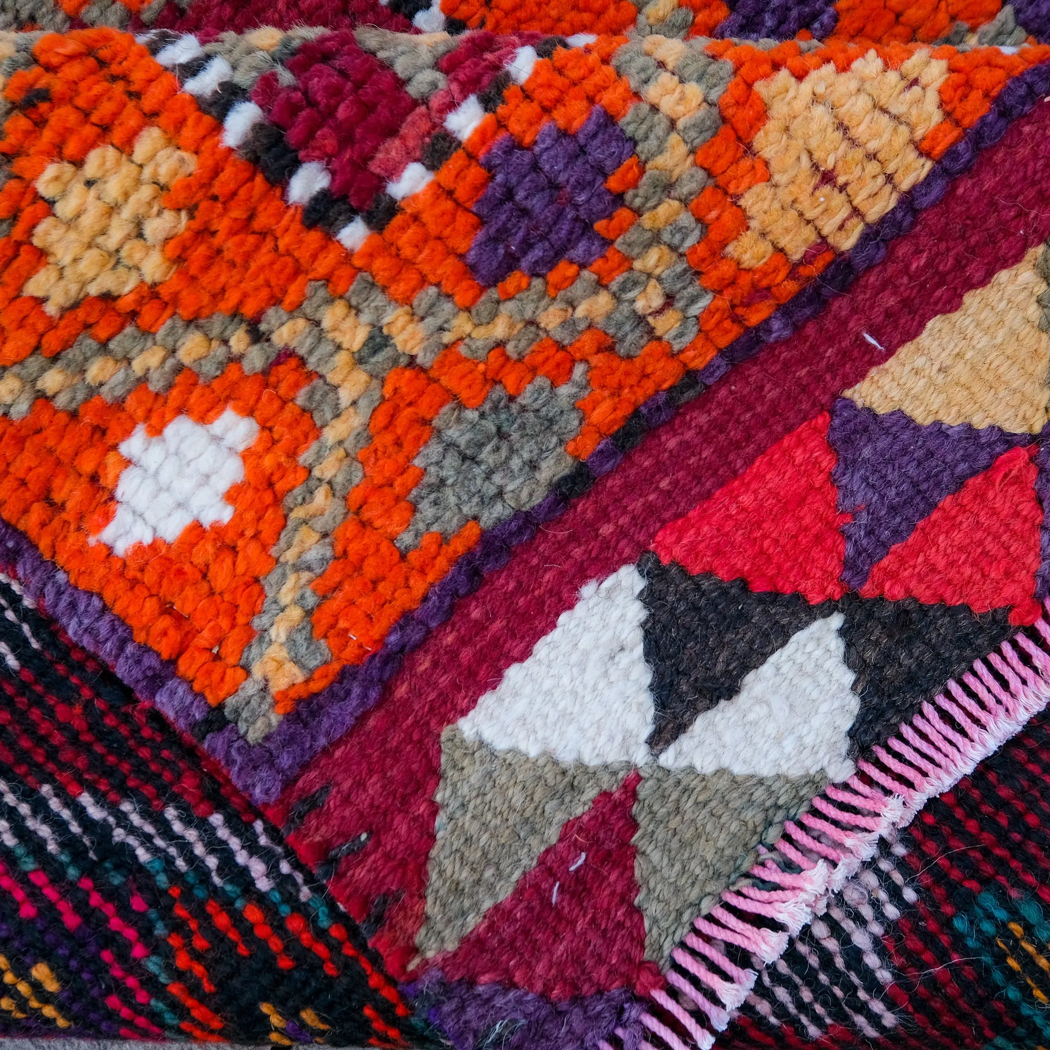 4732 Handwoven Vintage Rug 2'10x14'3