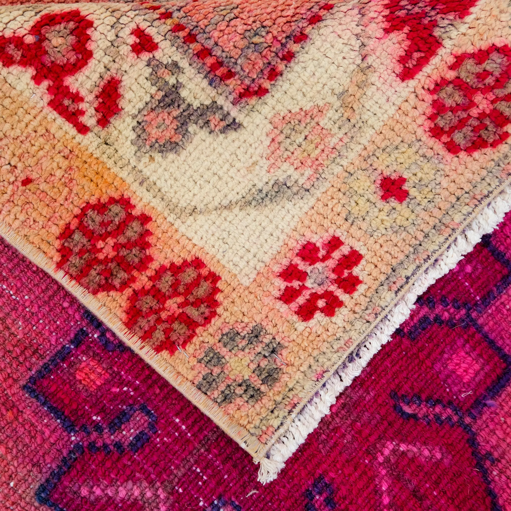 4788 Handwoven Vintage Rug 2'6x10'8