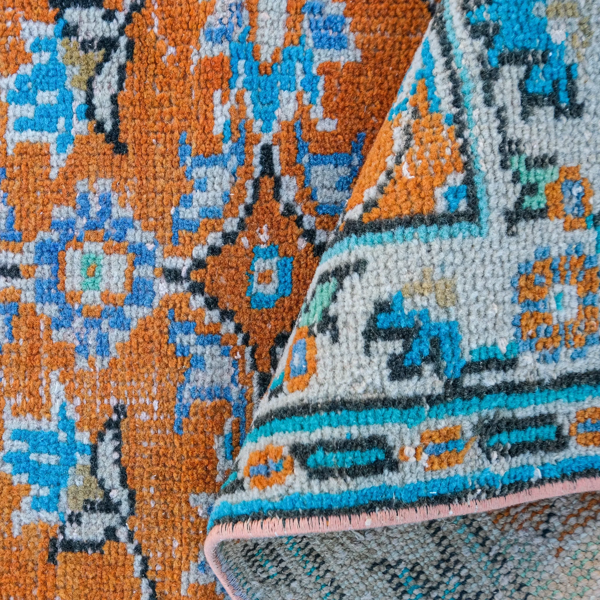 4793 Handwoven Vintage Rug 2'9x11'1