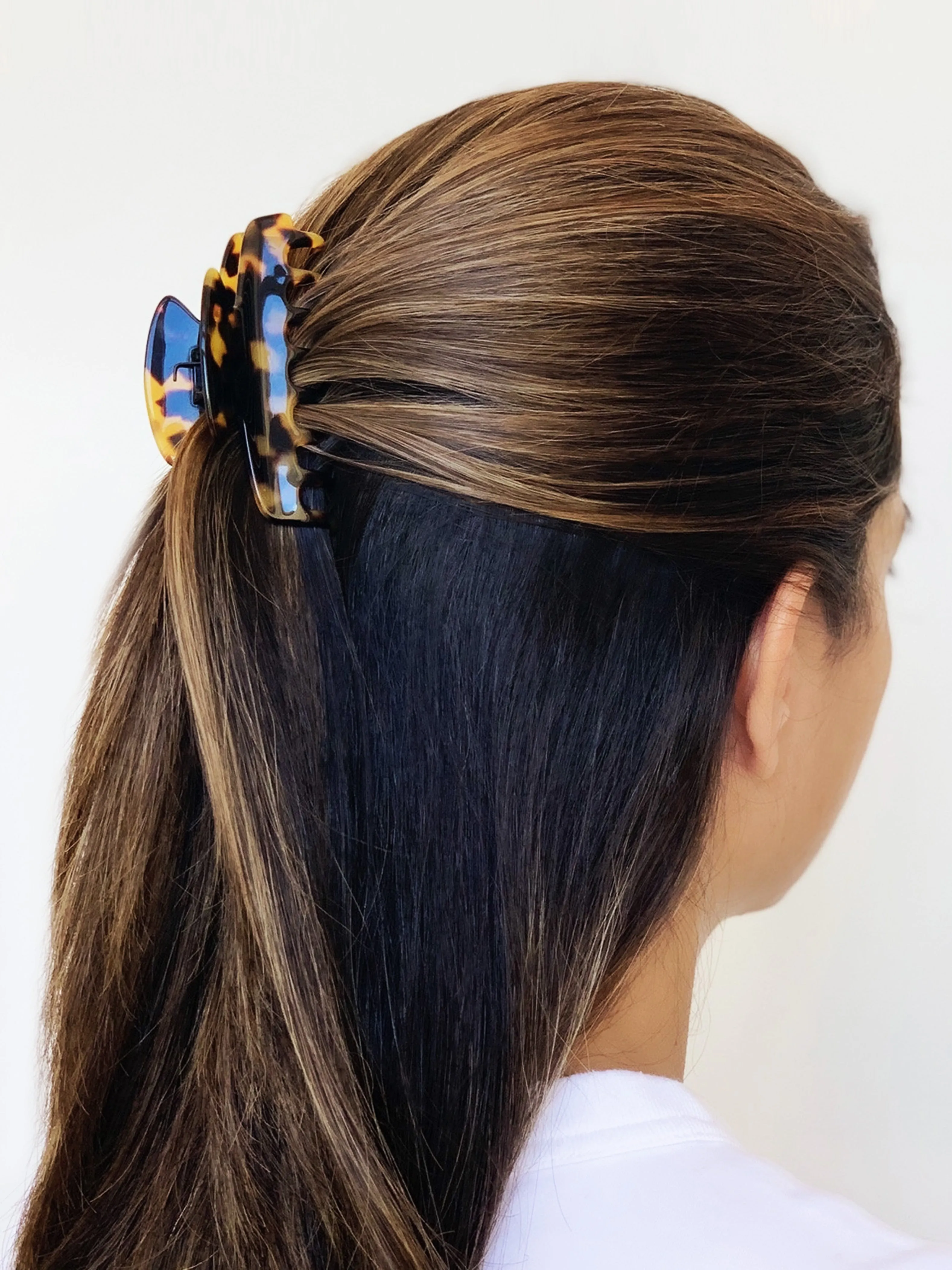 Alex Medium Dark Tortoiseshell Claw Clip
