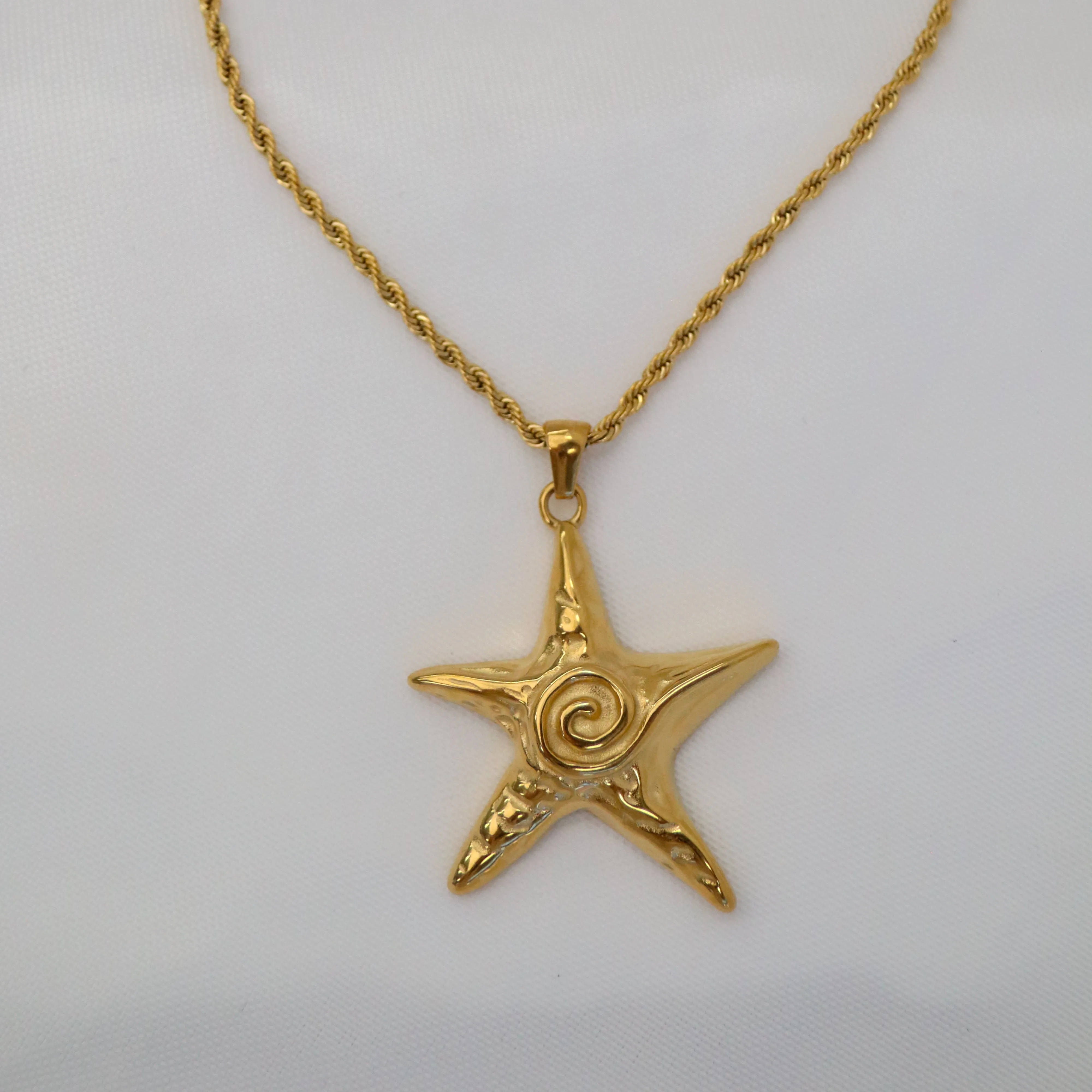 Astra - Starfish Necklace