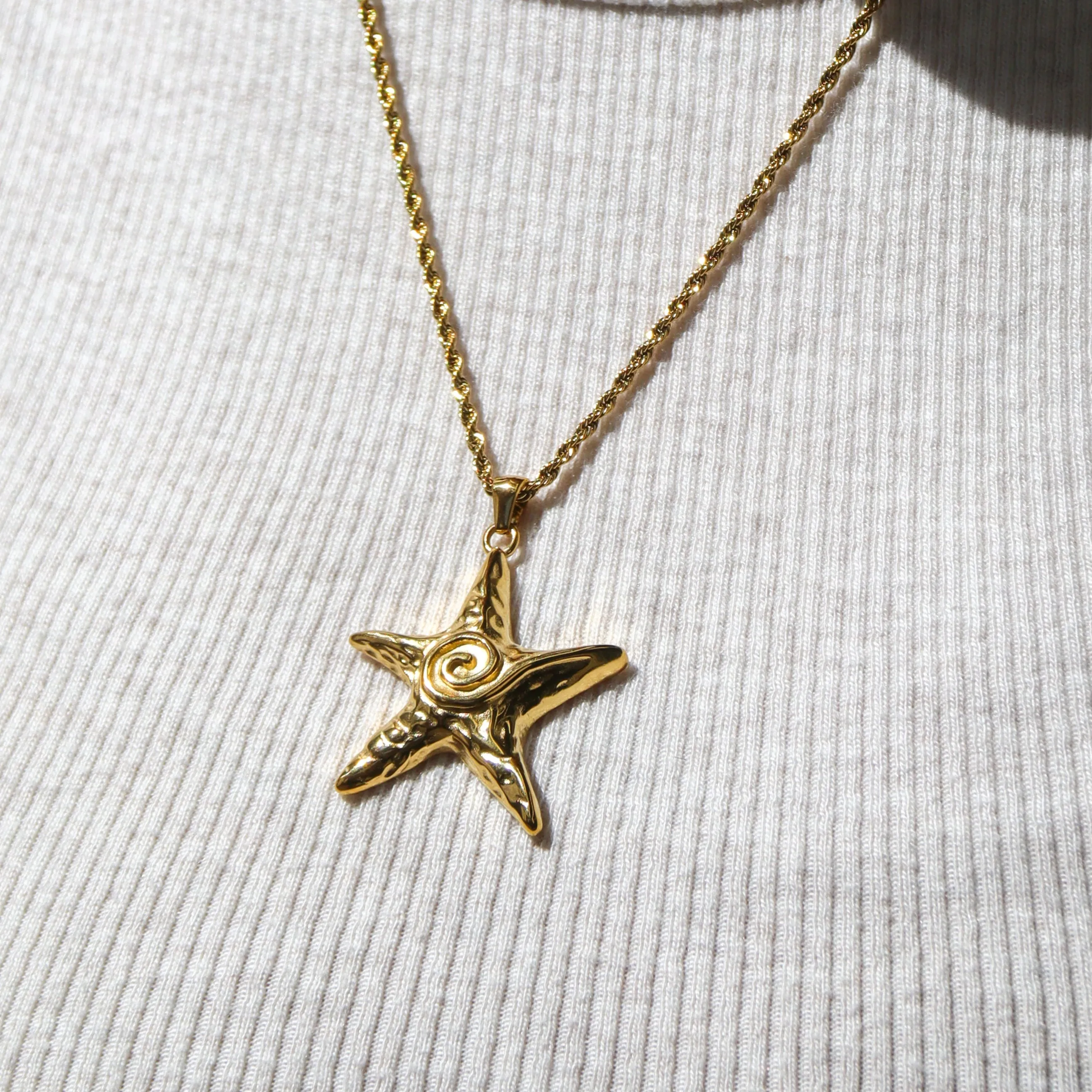 Astra - Starfish Necklace