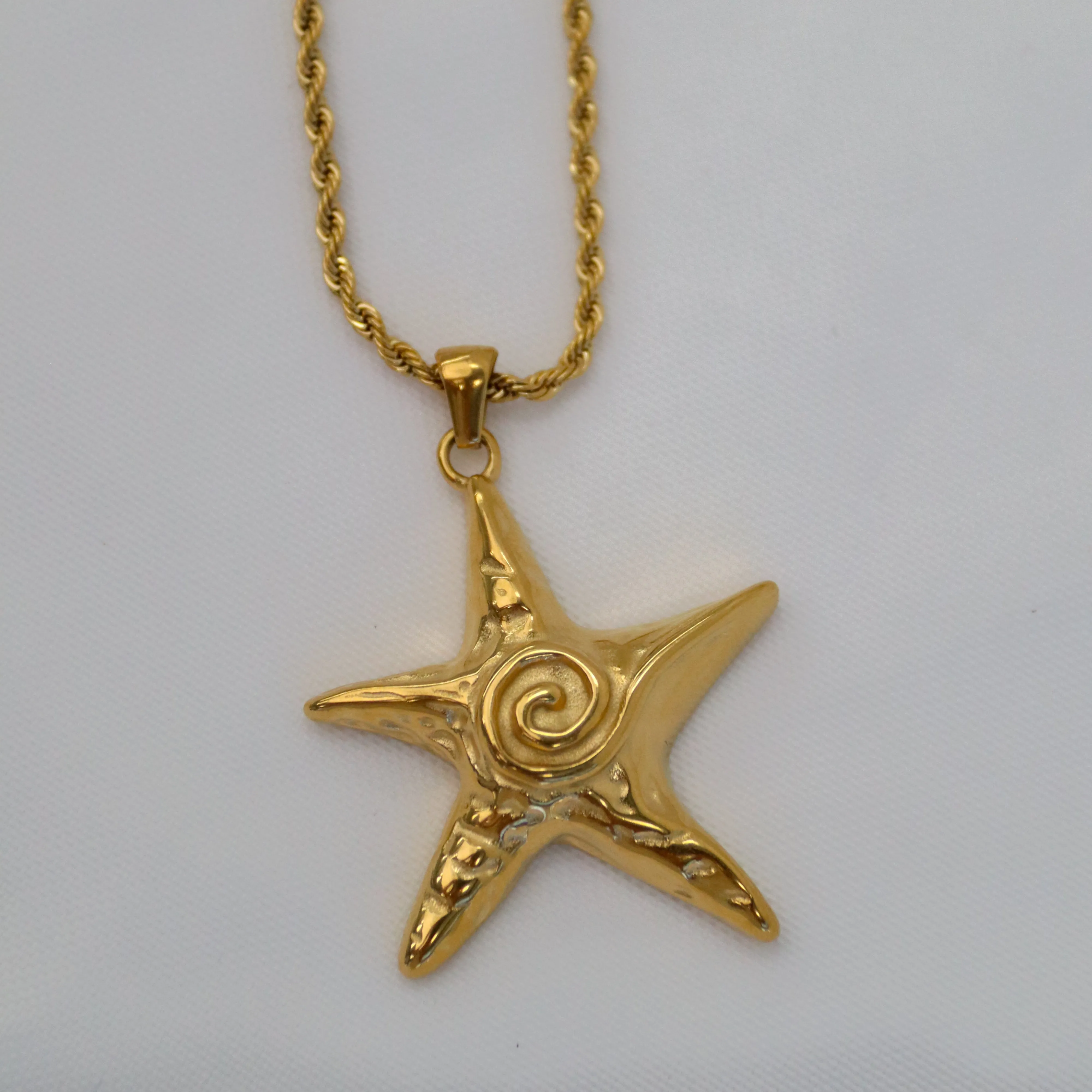 Astra - Starfish Necklace