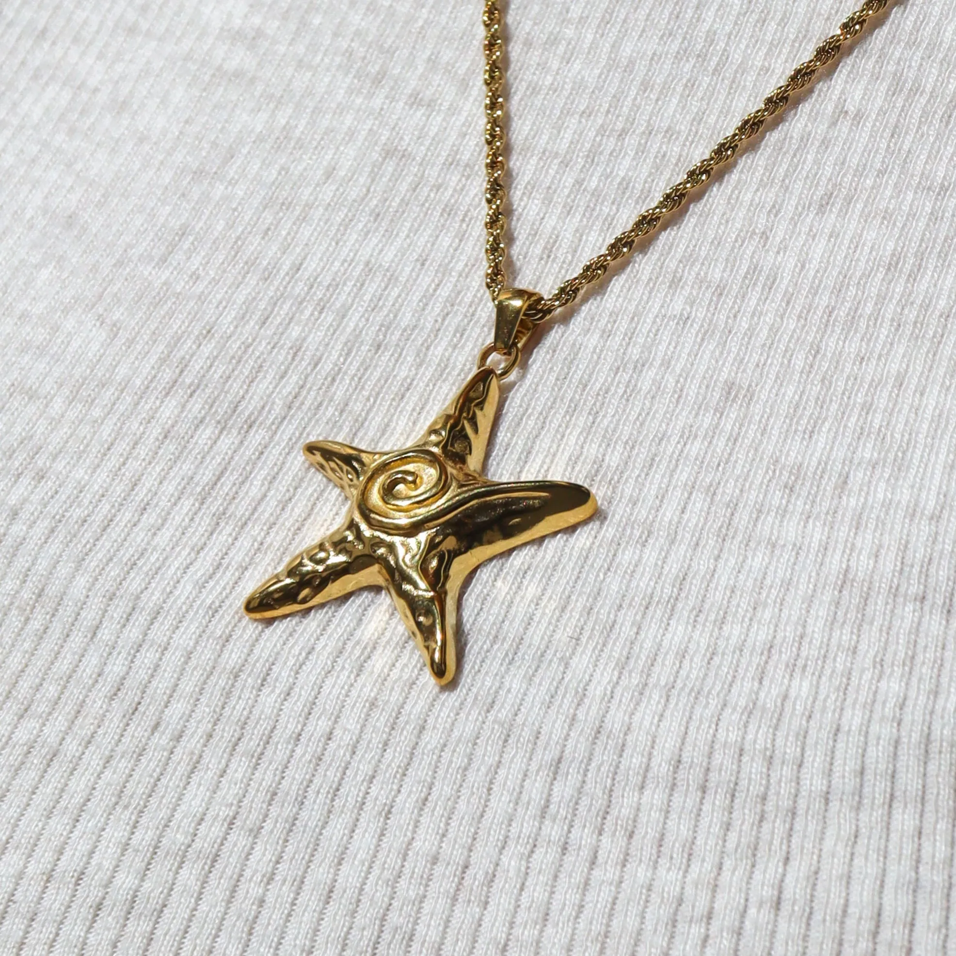 Astra - Starfish Necklace