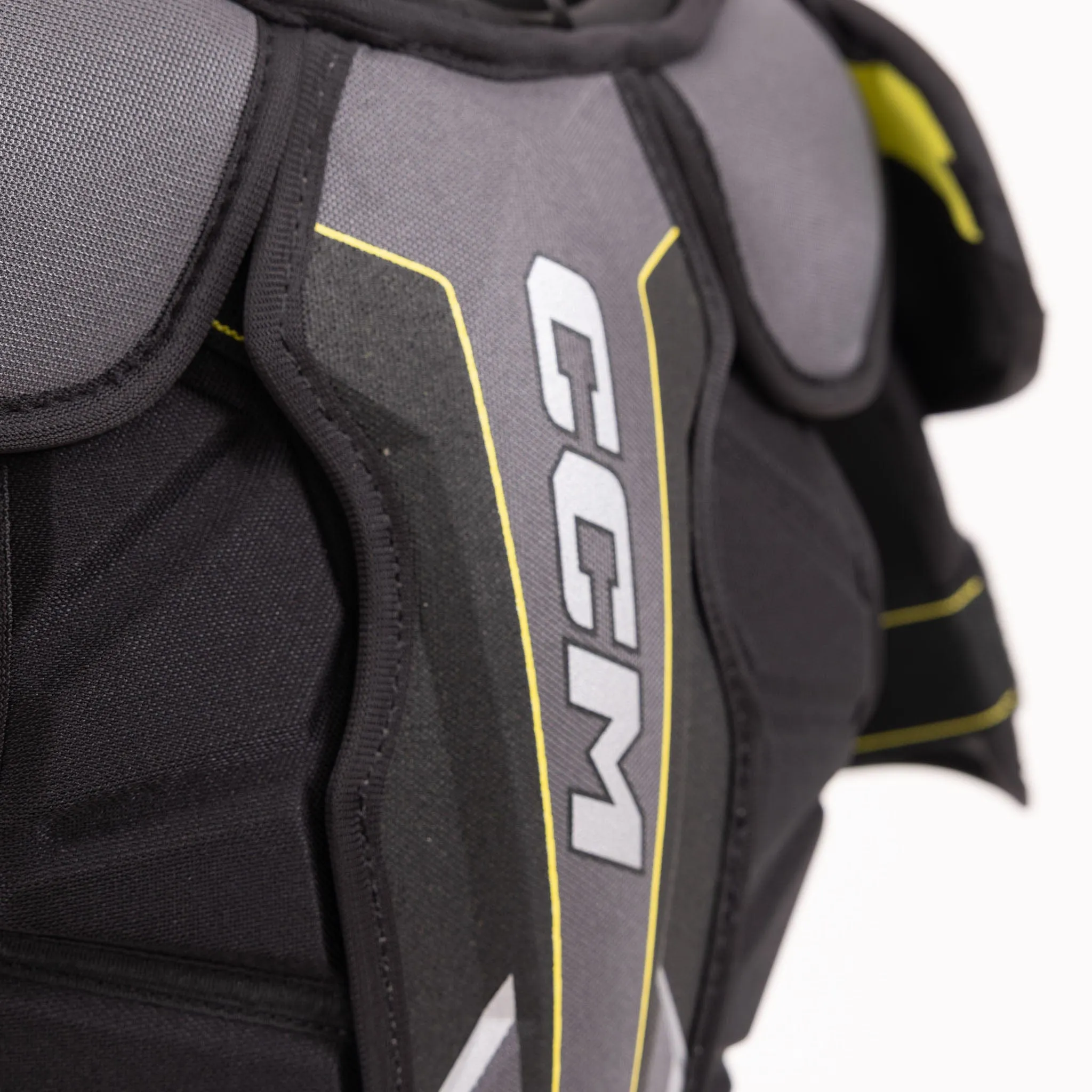 CCM Tacks AS580 Junior Hockey Shoulder Pads