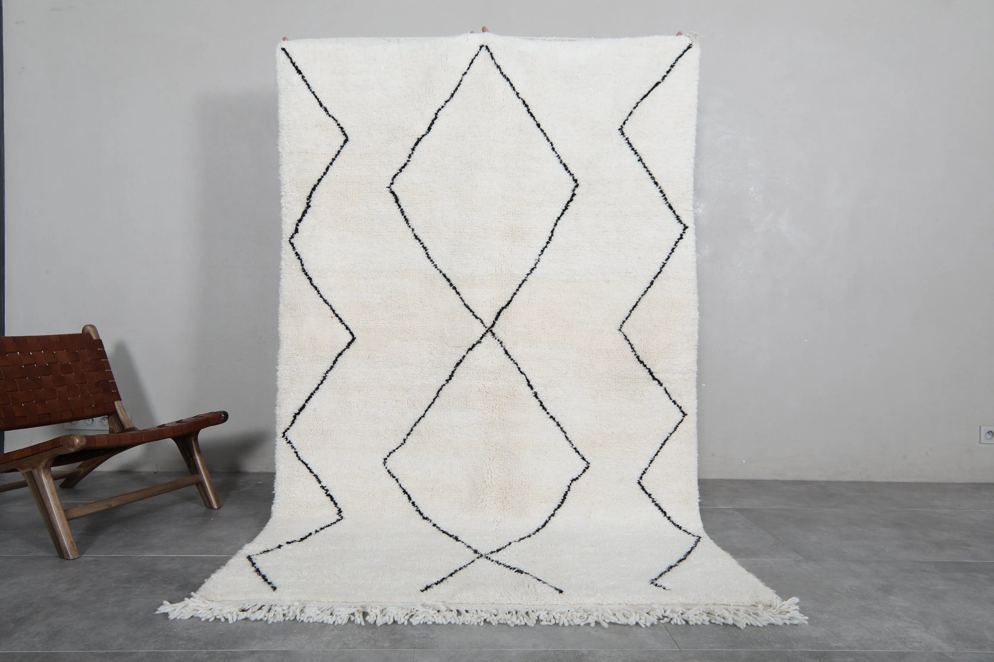 Diamond Moroccan Rug - 5 x 8 Feet | Handwoven Wool with Bold Diamond Pattern