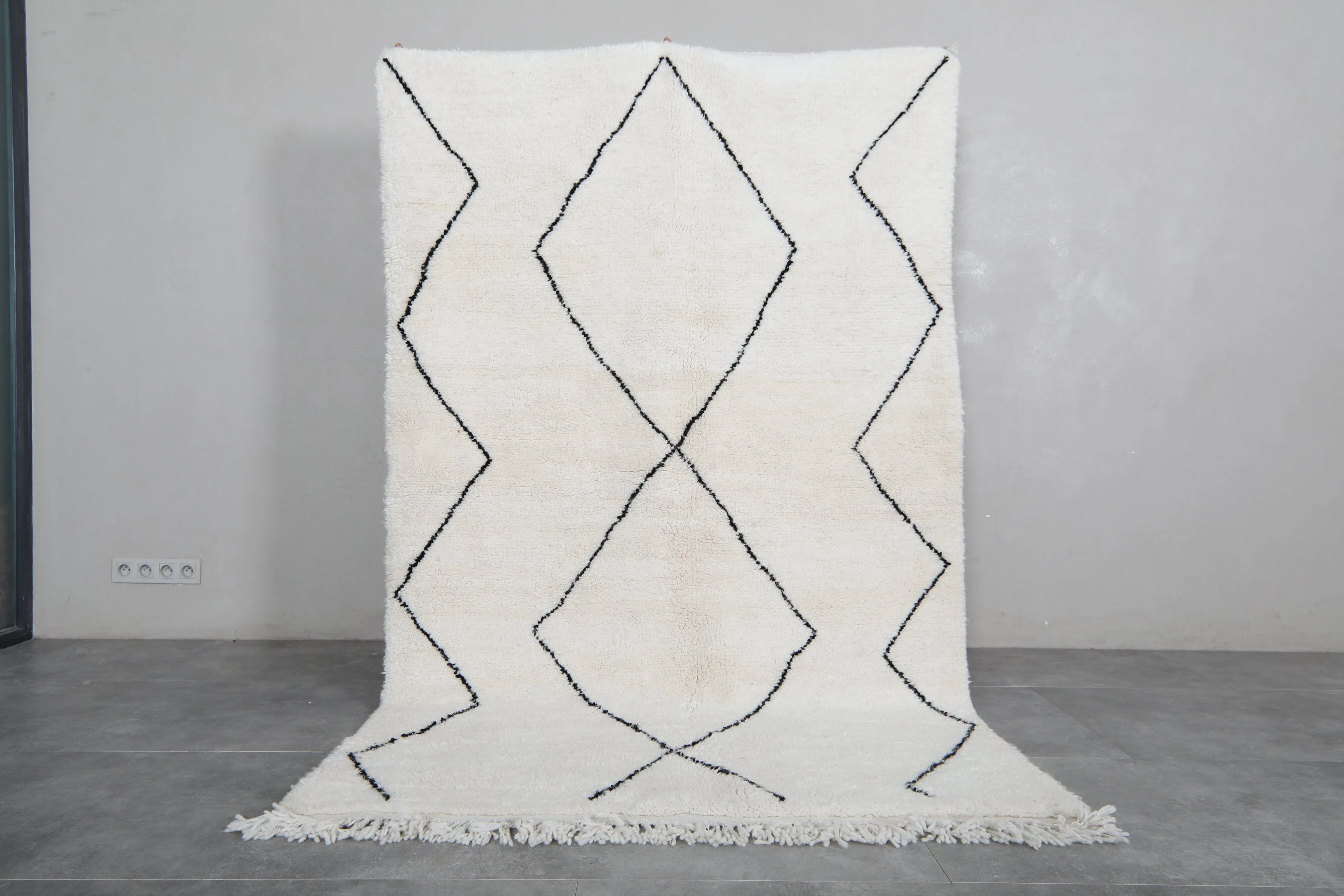 Diamond Moroccan Rug - 5 x 8 Feet | Handwoven Wool with Bold Diamond Pattern