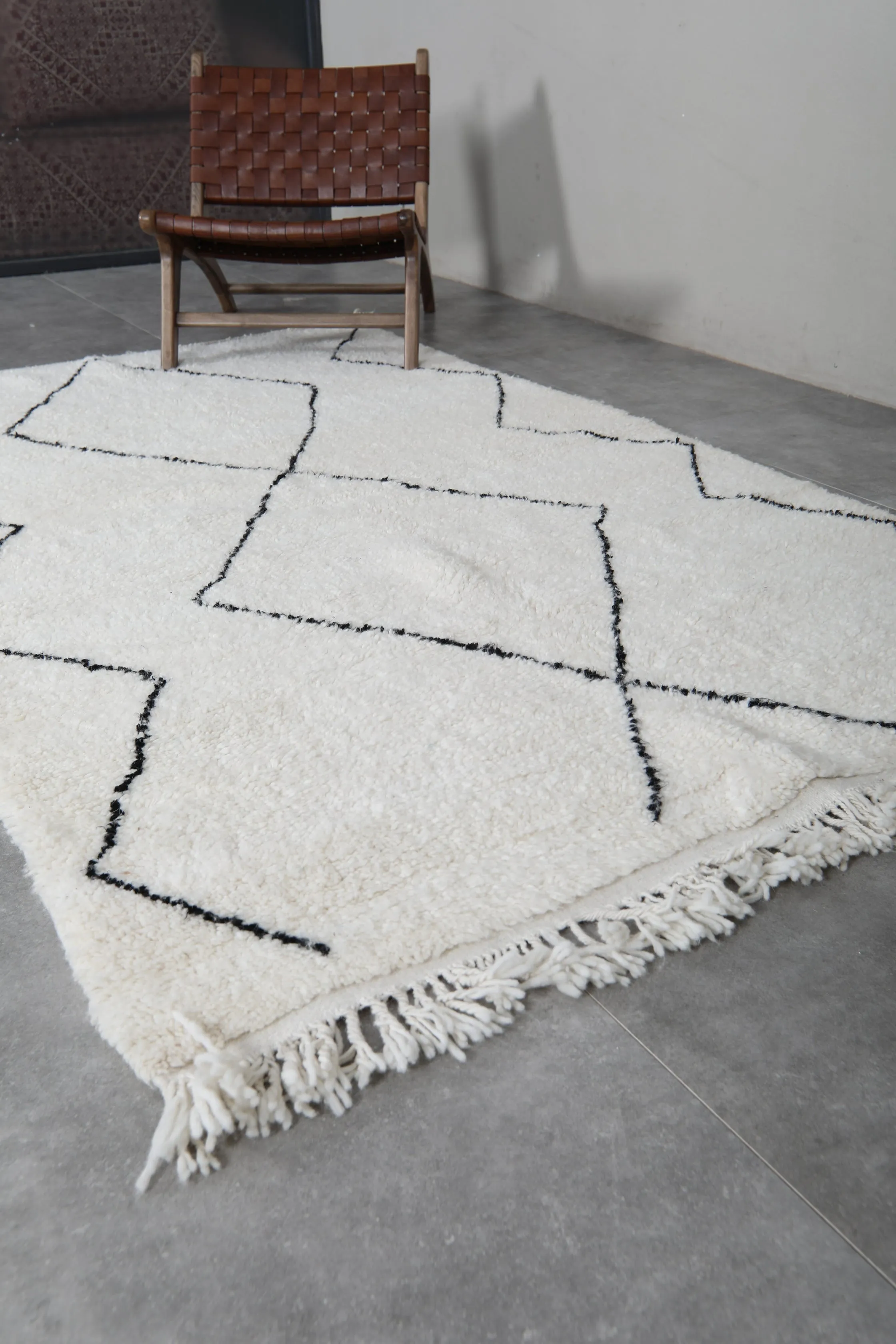 Diamond Moroccan Rug - 5 x 8 Feet | Handwoven Wool with Bold Diamond Pattern