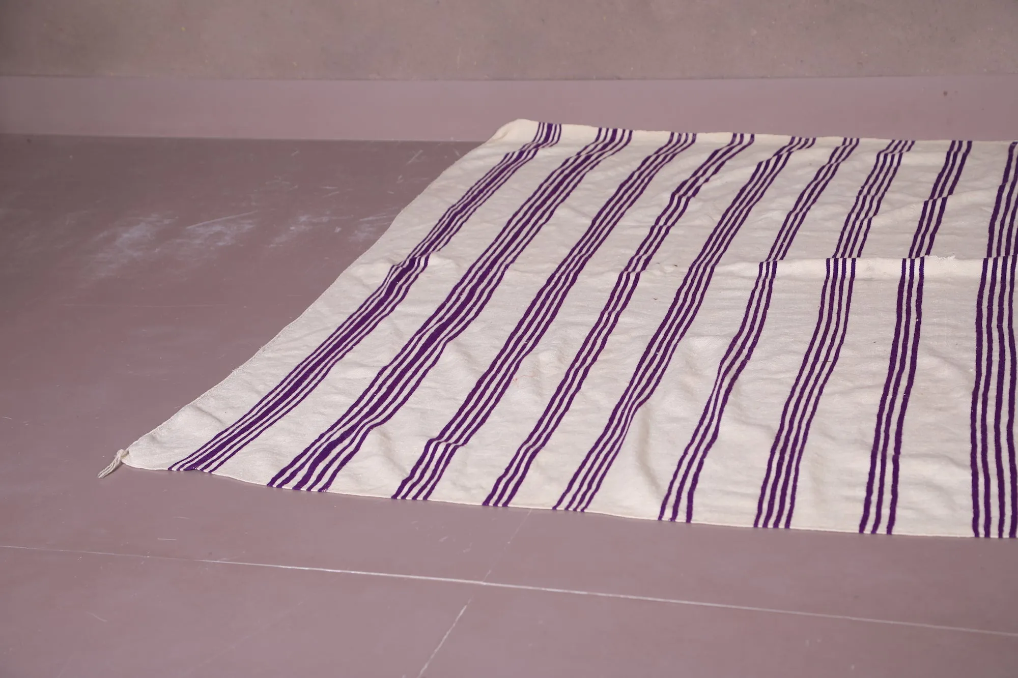 Flat Woven Moroccan Kilim - Handcrafted 5.7 FT X 7.8 FT