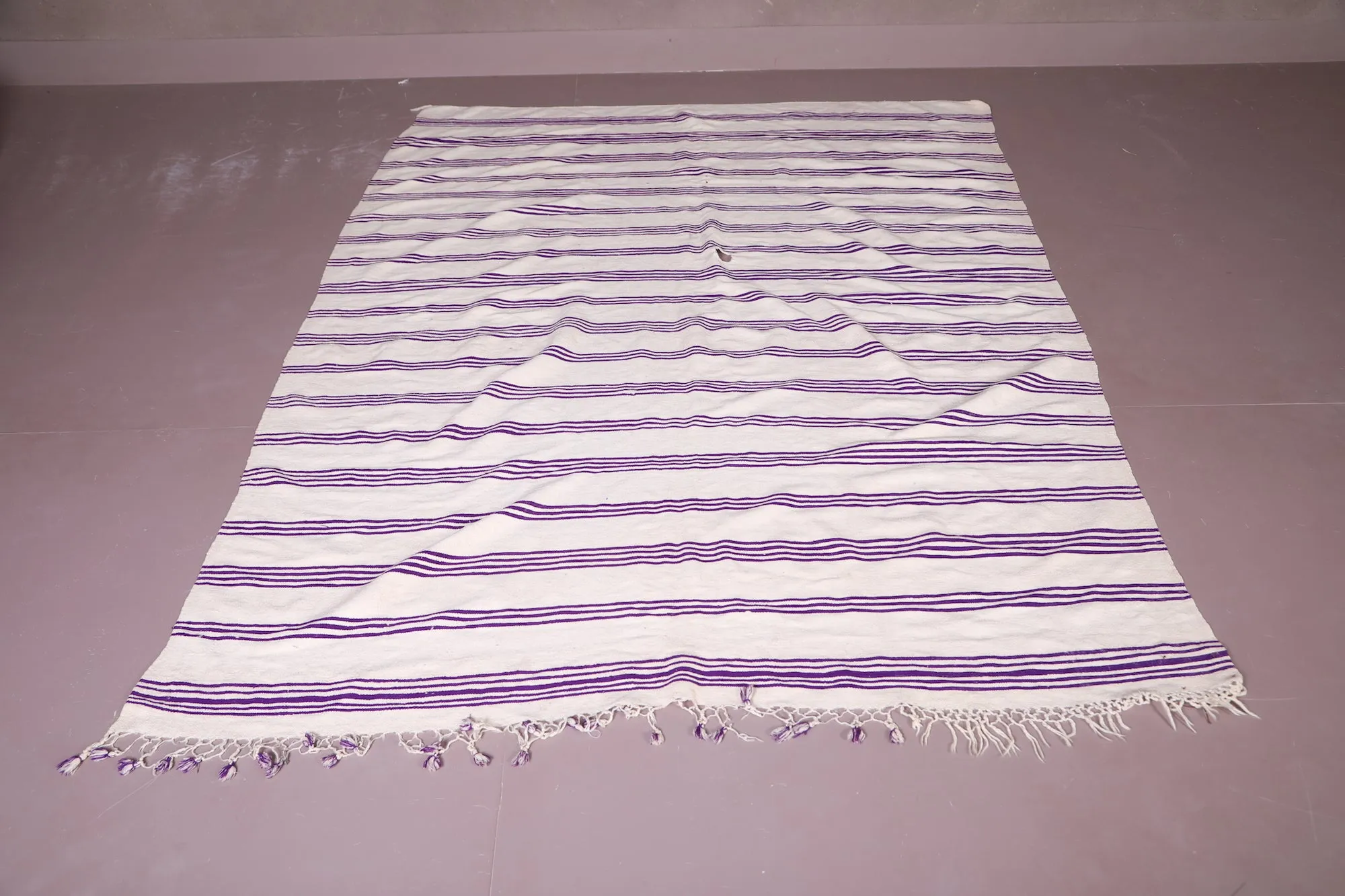 Flat Woven Moroccan Kilim - Handcrafted 5.7 FT X 7.8 FT