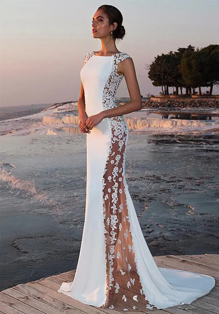 Glamorous Lace Patchwork Hollow-Out Long Evening Dress for Special Occasions