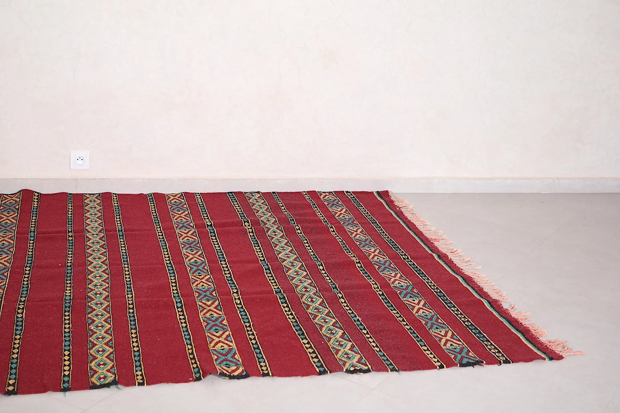 Handwoven Bohemian Kilim Rug 5.9 FT x 10.2 FT – Moroccan Elegance