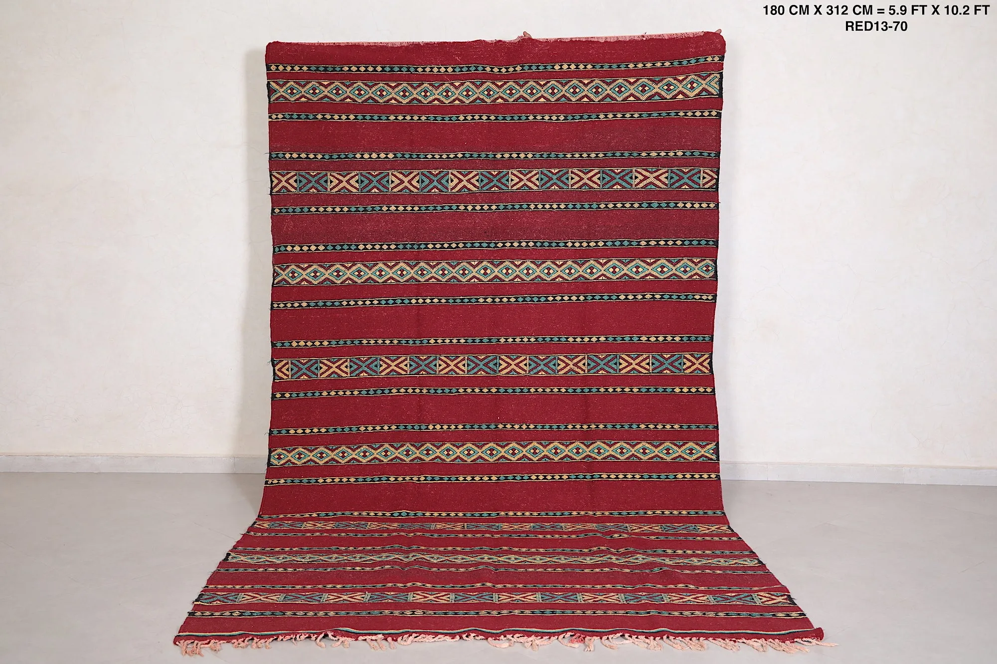 Handwoven Bohemian Kilim Rug 5.9 FT x 10.2 FT – Moroccan Elegance