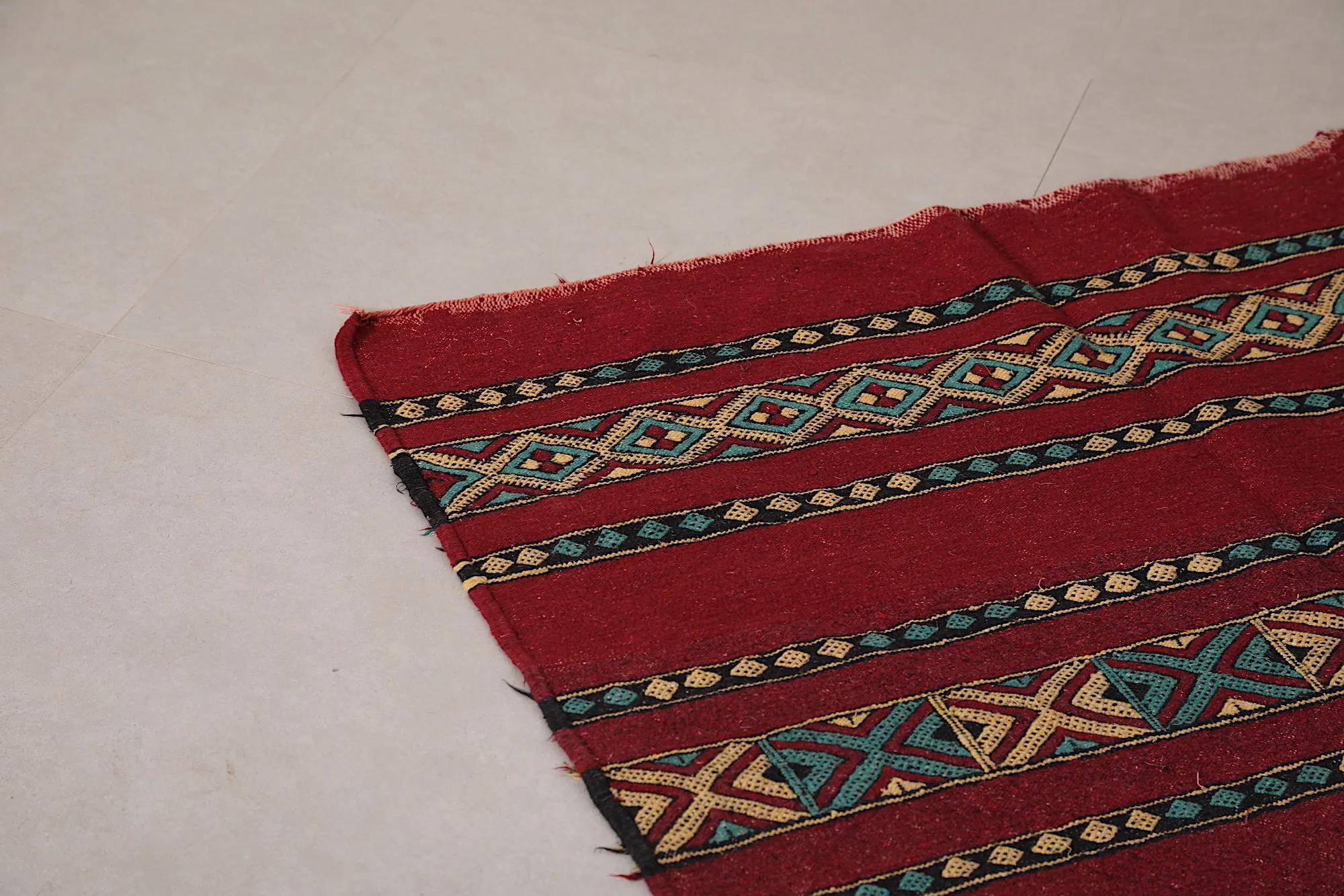 Handwoven Bohemian Kilim Rug 5.9 FT x 10.2 FT – Moroccan Elegance