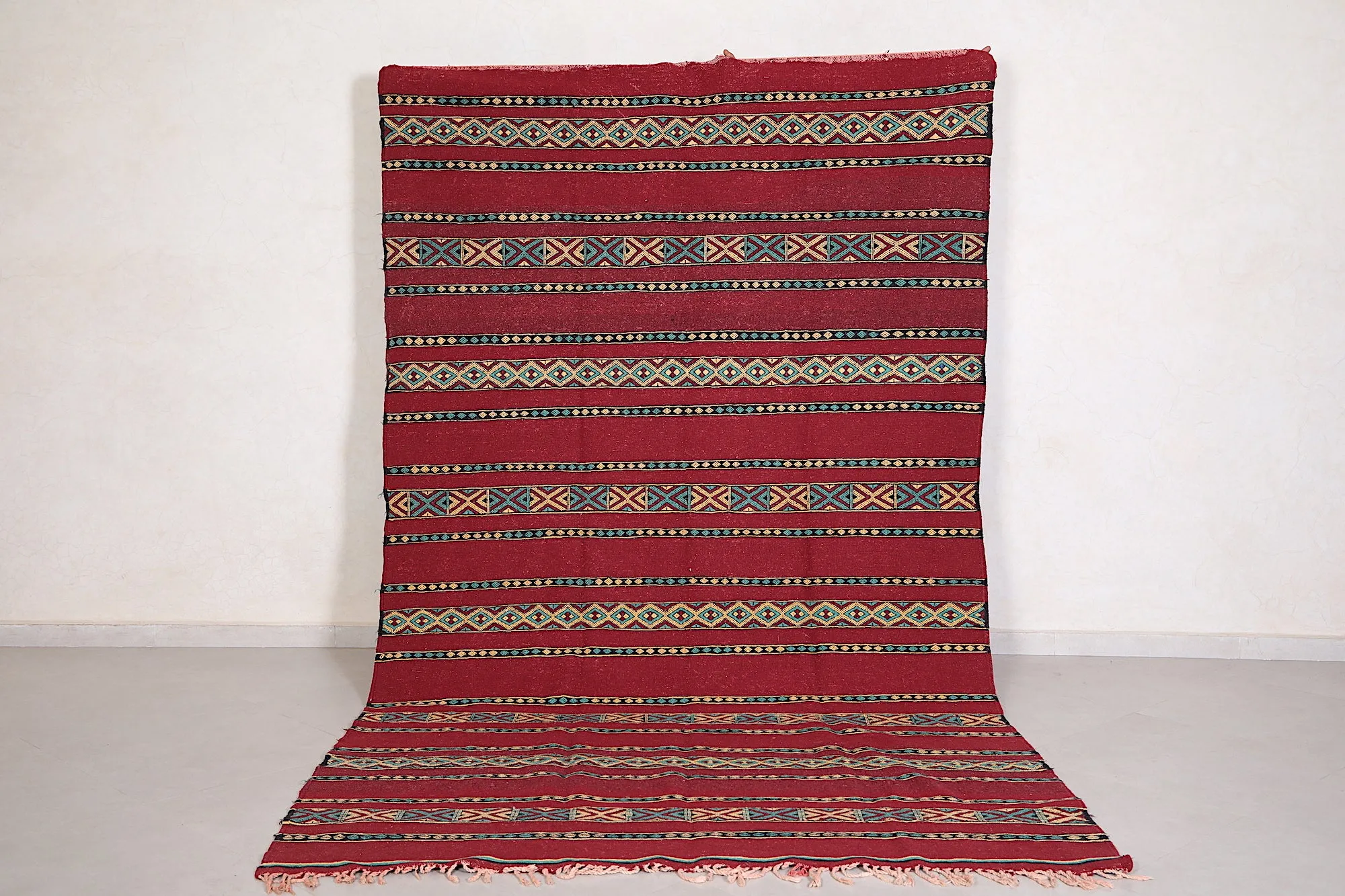 Handwoven Bohemian Kilim Rug 5.9 FT x 10.2 FT – Moroccan Elegance