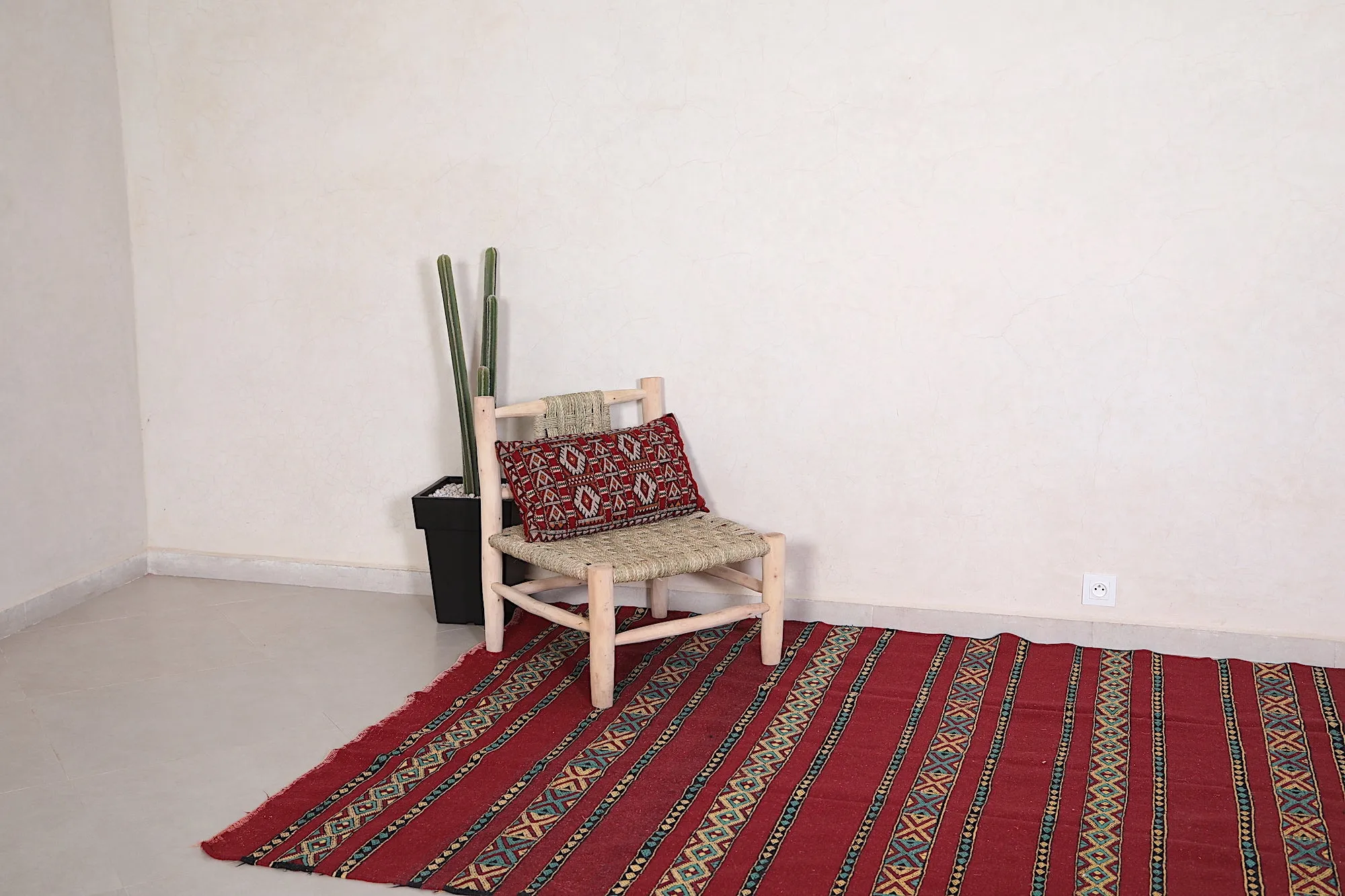 Handwoven Bohemian Kilim Rug 5.9 FT x 10.2 FT – Moroccan Elegance