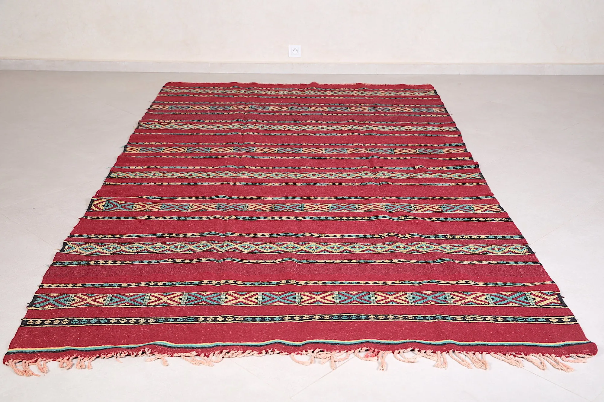 Handwoven Bohemian Kilim Rug 5.9 FT x 10.2 FT – Moroccan Elegance