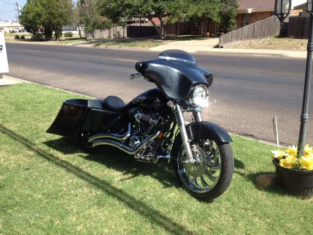Harley Davidson 6" Extended Out & Down Saddlebags with Lids & Custom Rear LED Fender - No Cut Outs