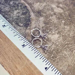 honey bee // teeny tiny silver bee hoop sleeper earrings⁣