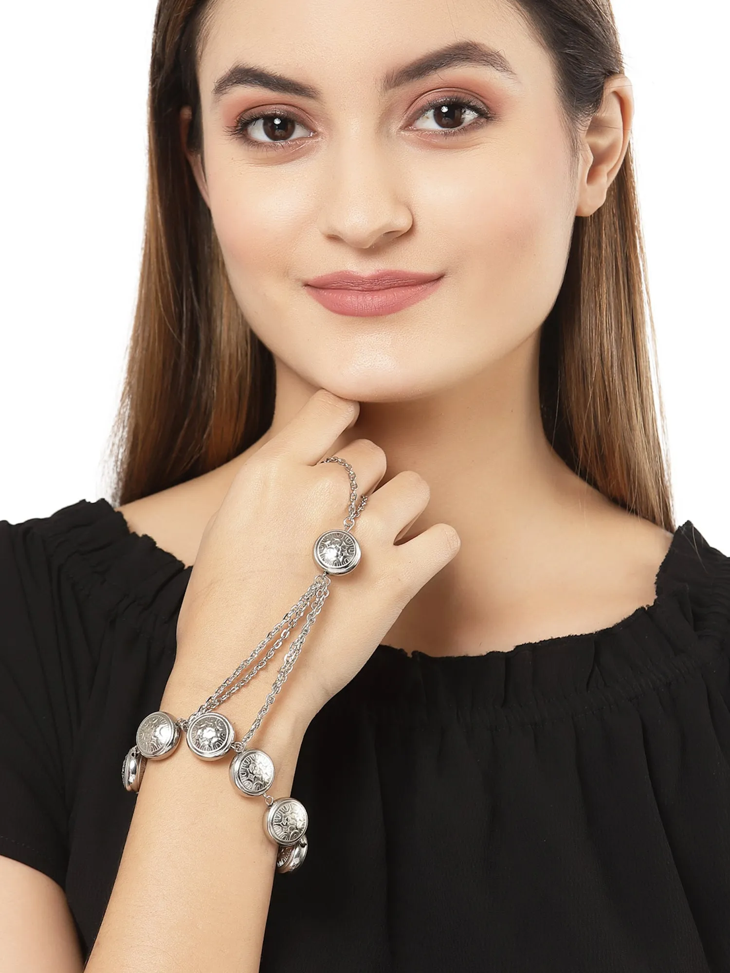 Karatcart Oxidised Silver Kundan Chain Hathphool for Women