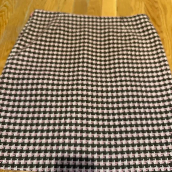 Kicky pink taupe and cream wool blend knee length skirt w pink silk lining