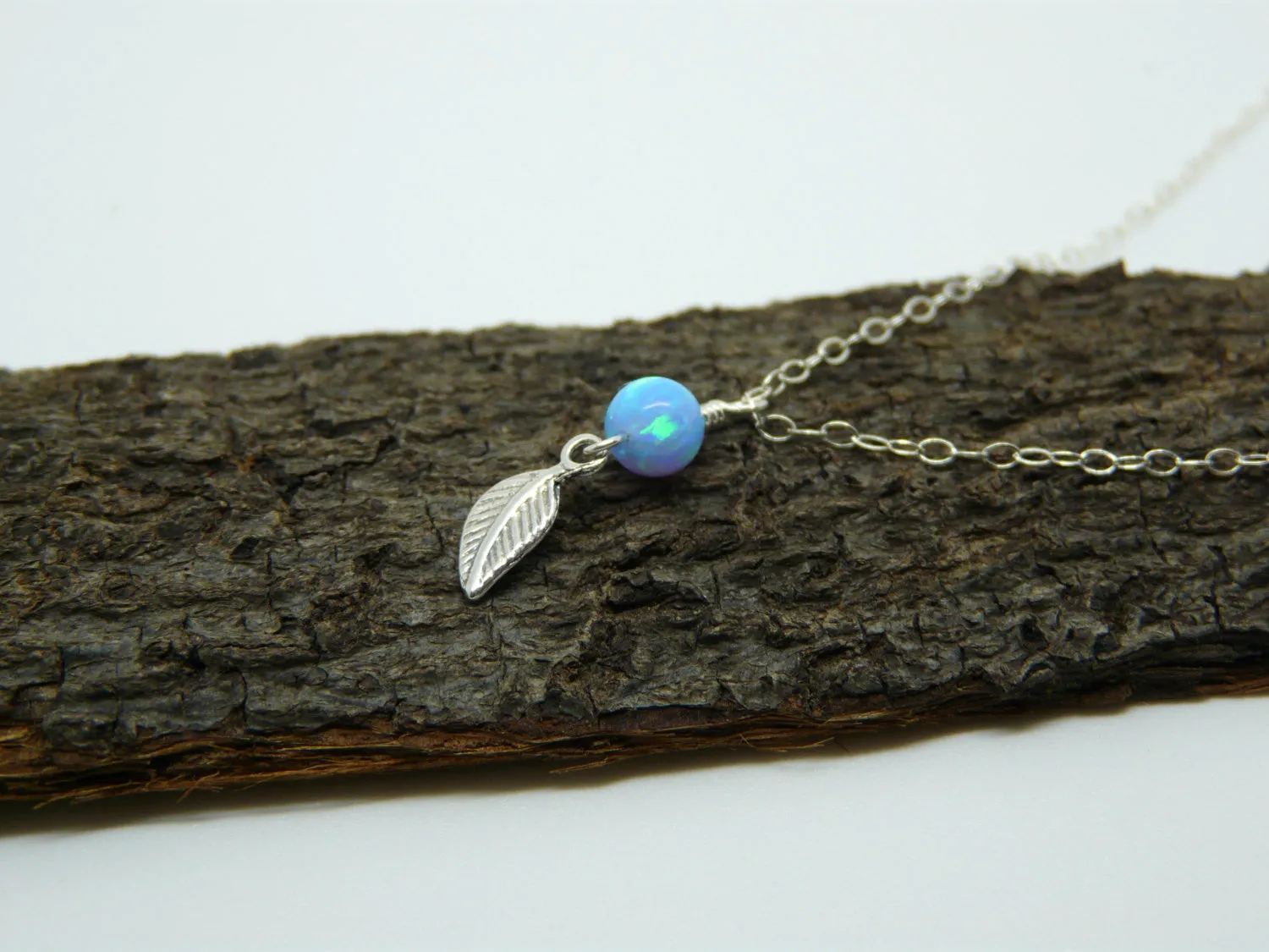 Leaf Opal Necklace – Delicate Nature-Inspired