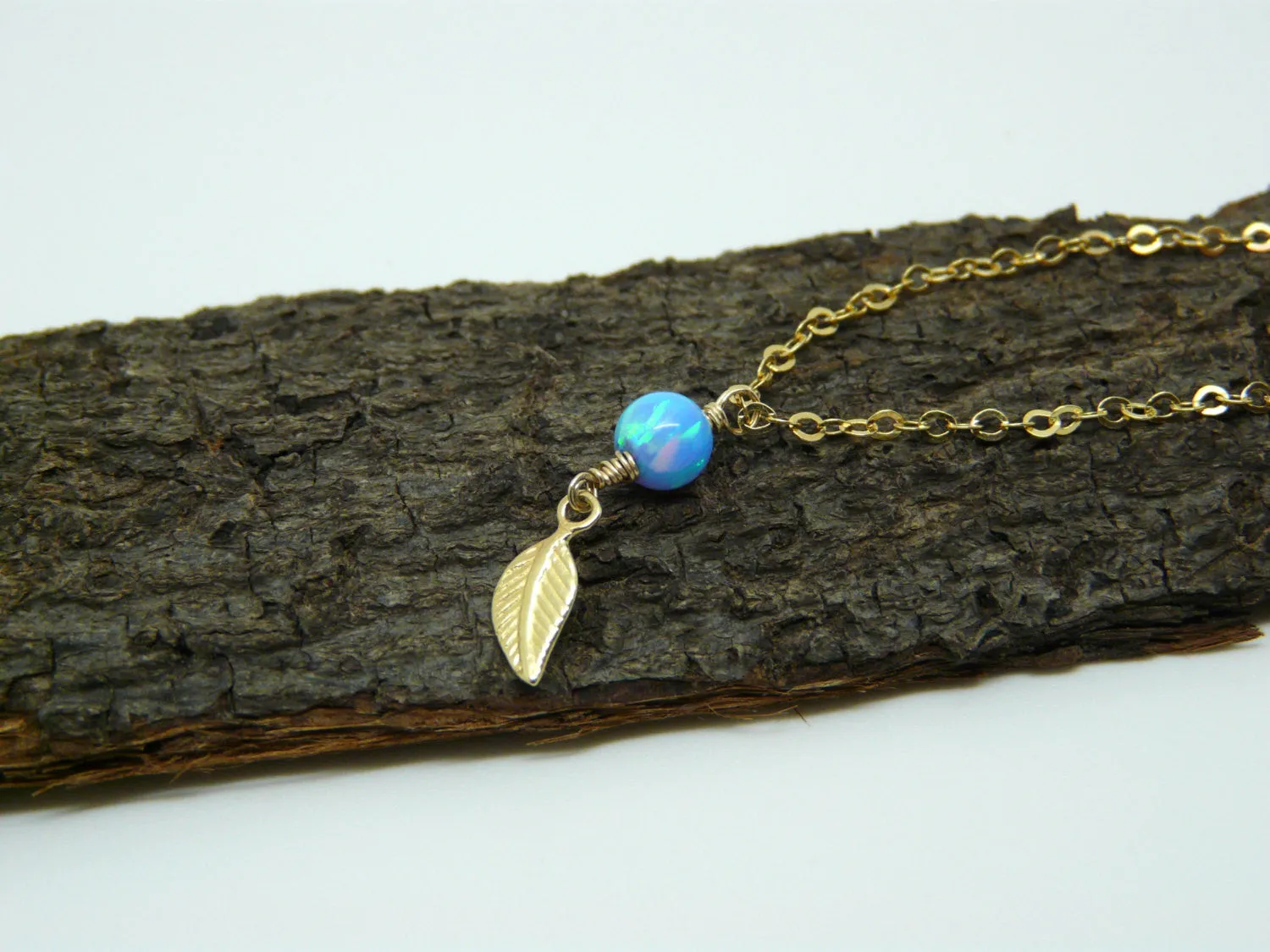 Leaf Opal Necklace – Delicate Nature-Inspired