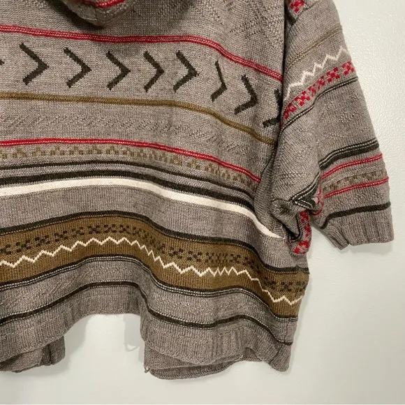 Levi's Ethnic Aztec Knitted Woolmark Blend Hooded Cardigan Cape