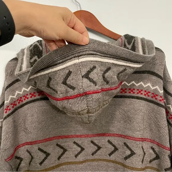 Levi's Ethnic Aztec Knitted Woolmark Blend Hooded Cardigan Cape