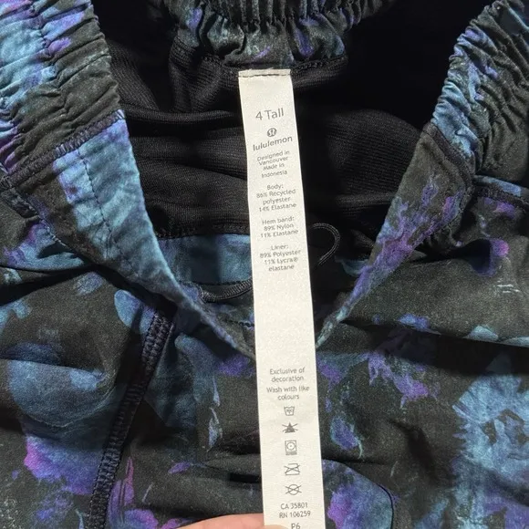 Lululemon Size 4 Tall Floral Shift Blue Multi Black Print 4&quot; Hotty Hot II Shorts