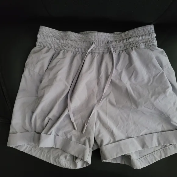 Lululemon Spring Break Away Short *4-way Stretch 3&quot; Size 2