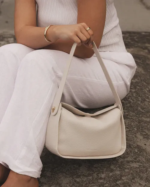 Maddie Shoulder Bag in Vanilla