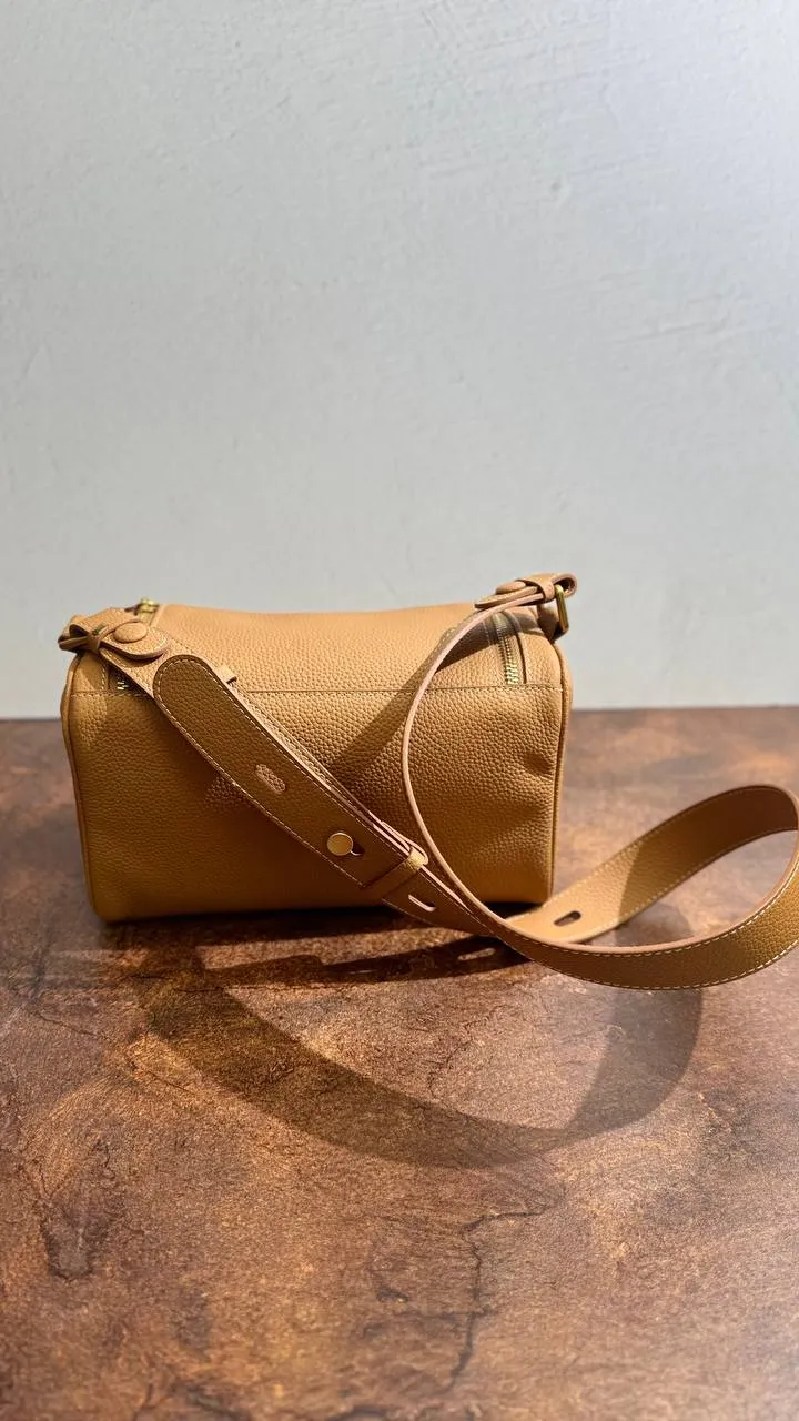 Madelyn Luxe” — Premium Leather Convertible Crossbody & Shoulder Bag
