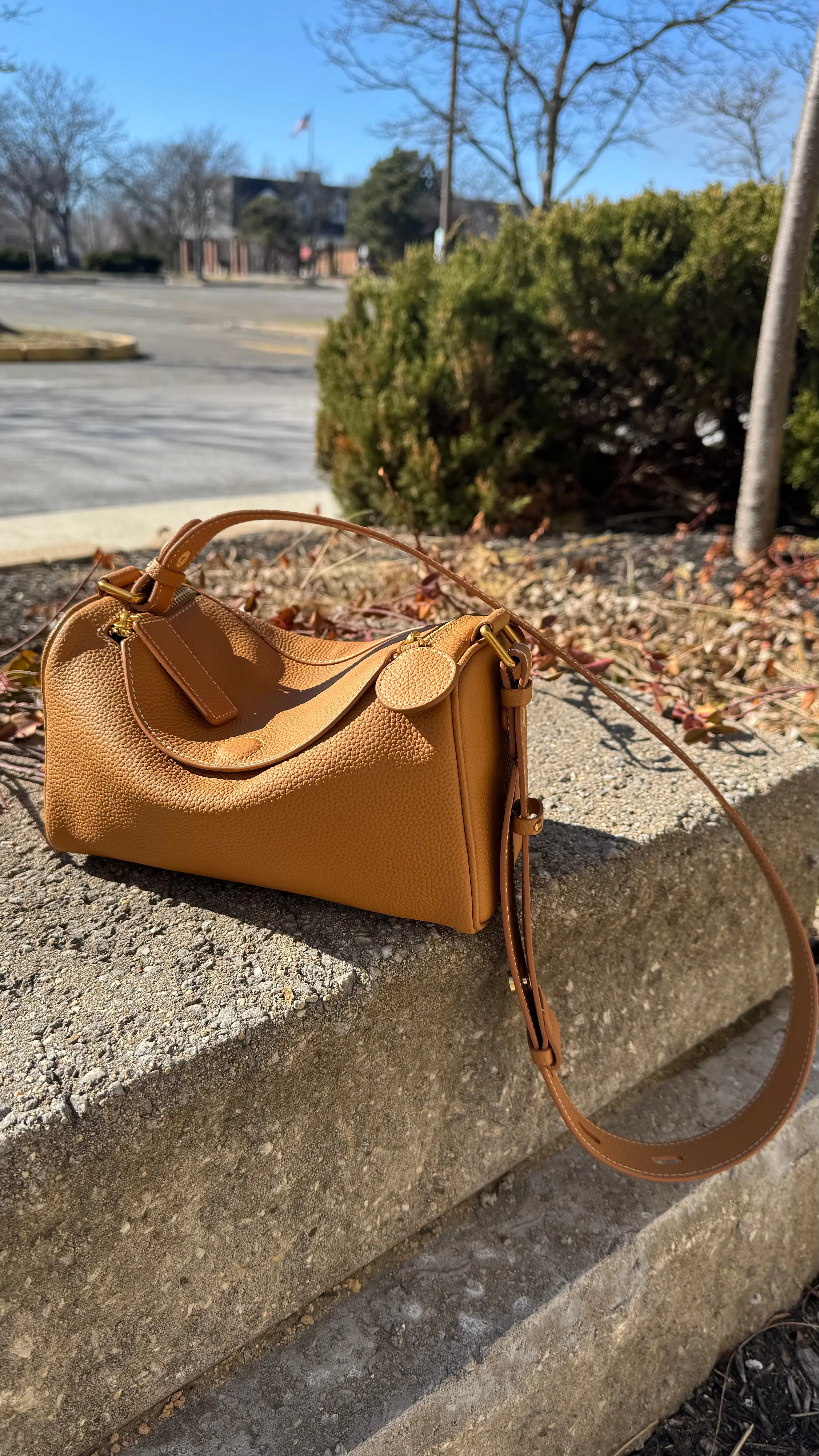Madelyn Luxe” — Premium Leather Convertible Crossbody & Shoulder Bag