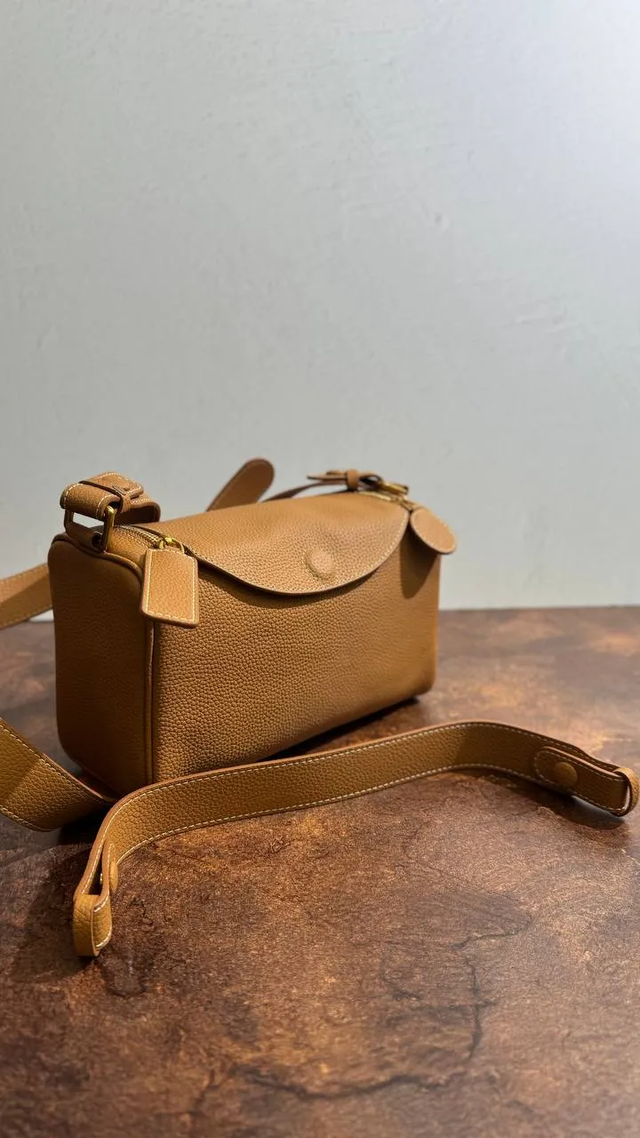 Madelyn Luxe” — Premium Leather Convertible Crossbody & Shoulder Bag