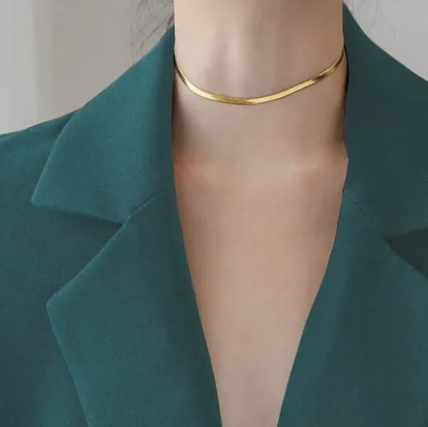 Motif Choker Necklace