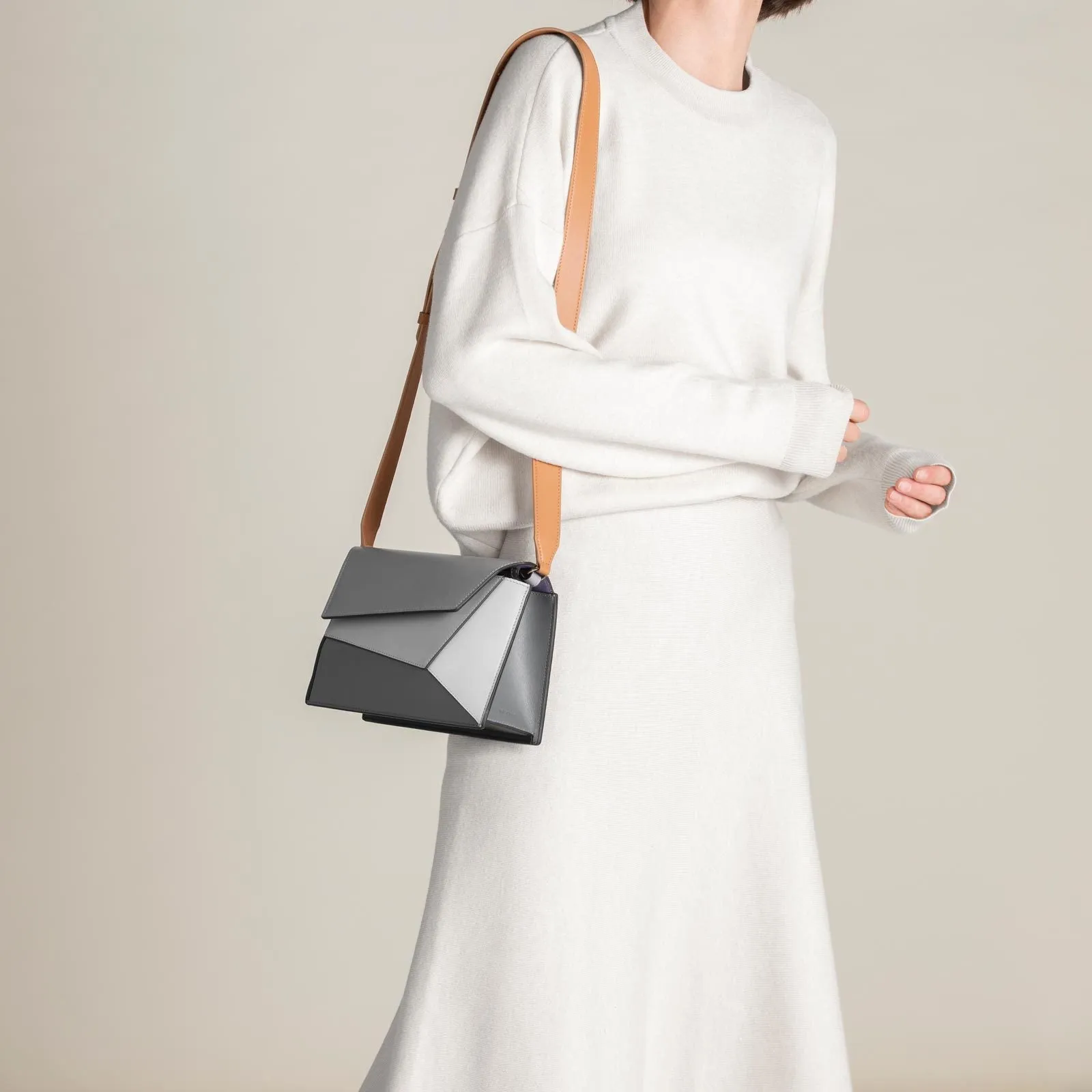 Naomi - Black & Gray