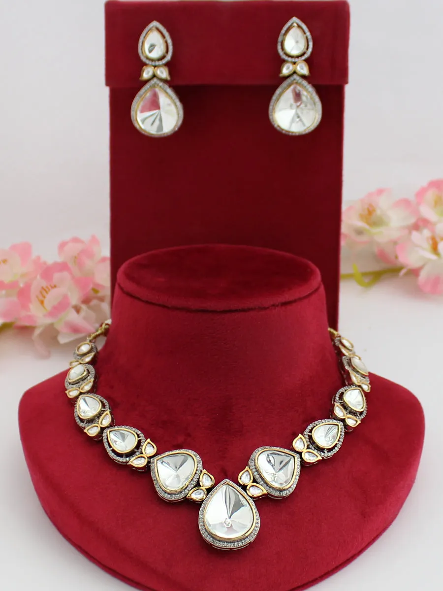 Parineeti Bib Necklace Set