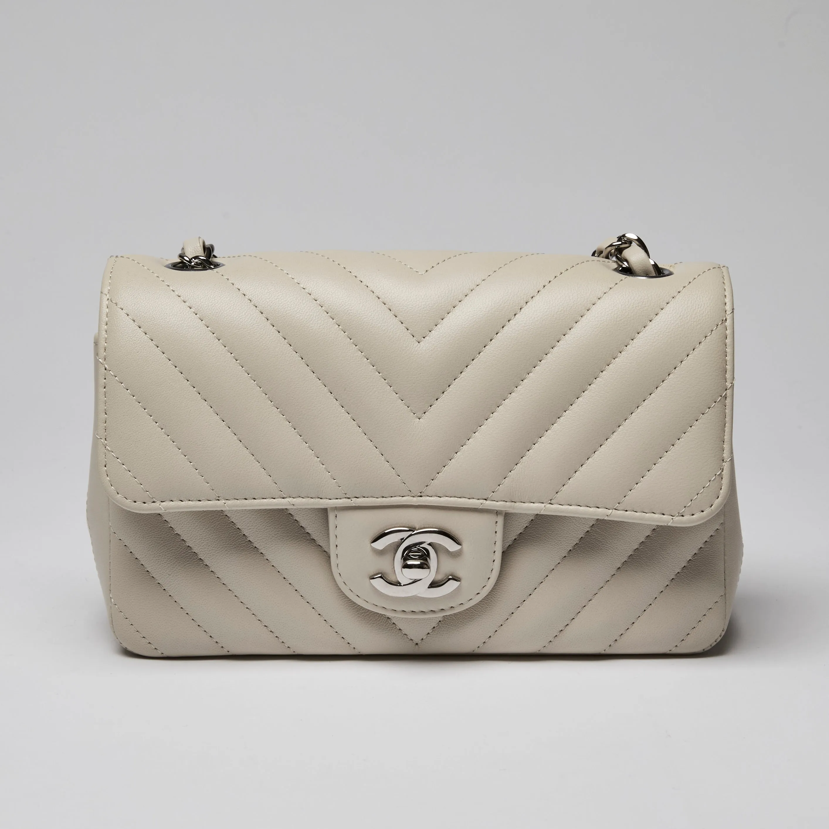 Pre-Loved Chanel ™ Lambskin Leather Classic Mini Single Flap Bag