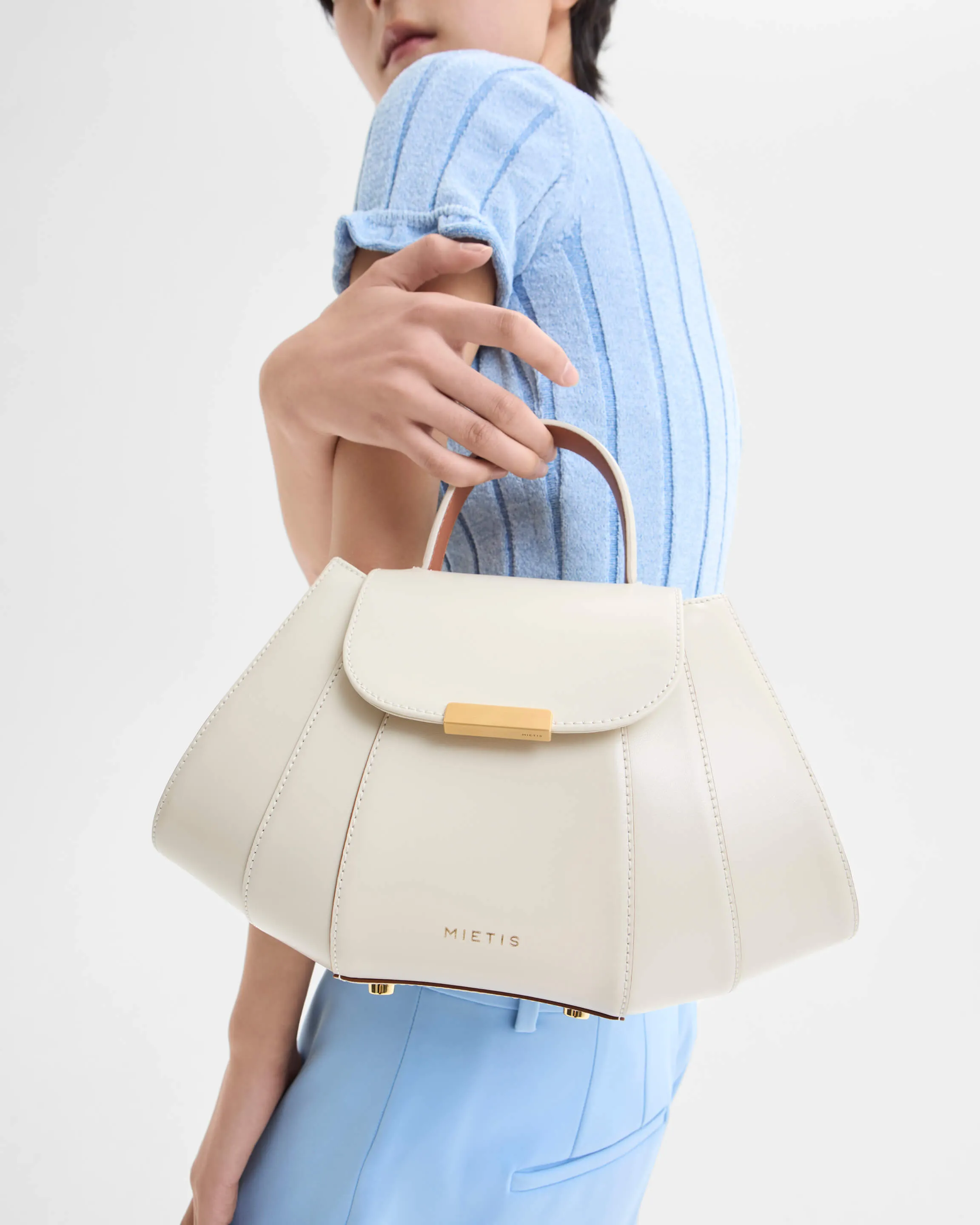Tatito White / Tan
