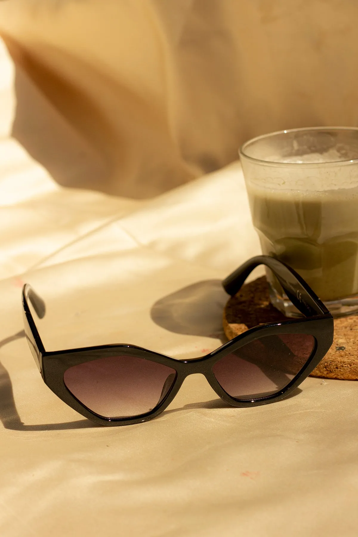Thick Diamond Frame Sunglasses