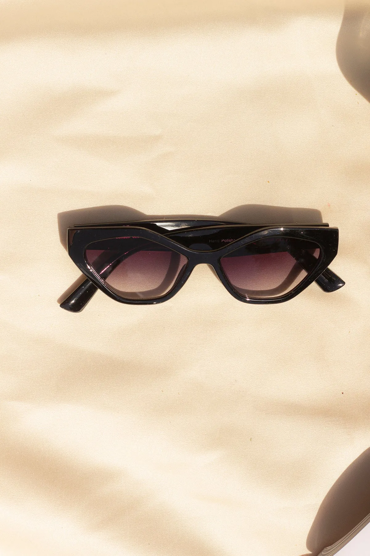 Thick Diamond Frame Sunglasses